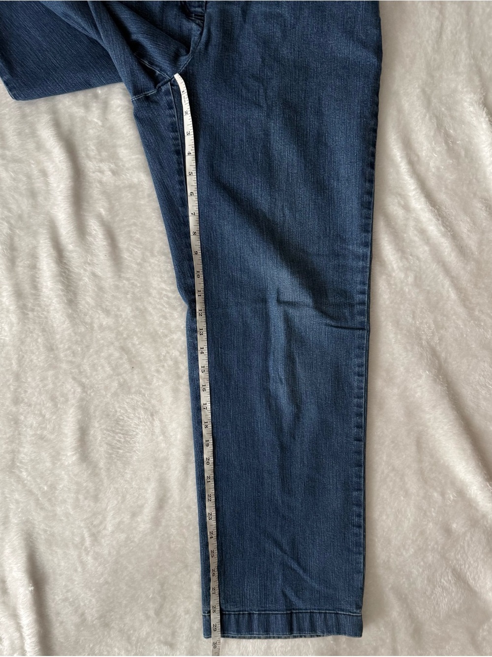 L.L.Bean Classic Fit Straight-Leg Stretch Denim Jeans Blue Size 8 Reg - Picture 9 of 10